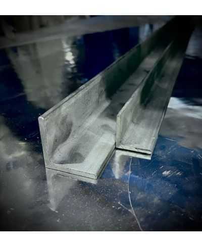 Nierdzewny kątownik 30x30x3 [mm]