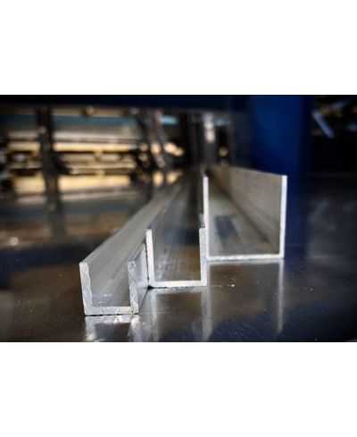 Ceownik aluminiowy 40x40x4.0 mm - 1m